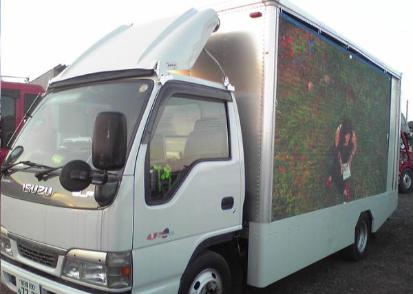 3G / WiFi Control Truck Mounted LED Screen , 8mm Mobile Advertising Trucks