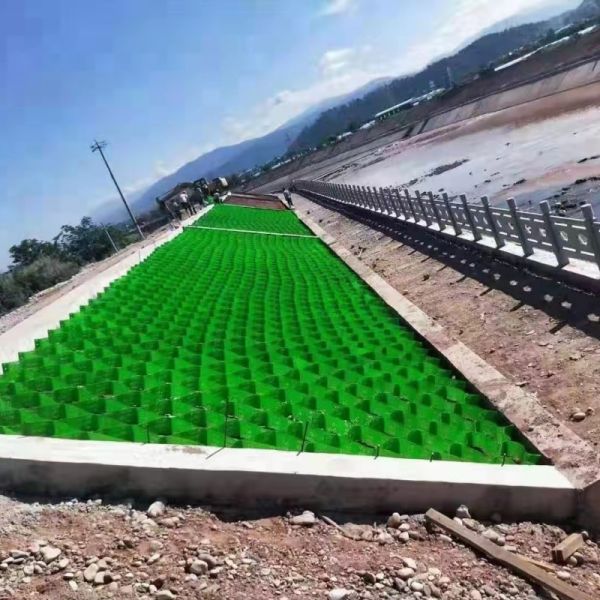 Heavy Duty Geocell Solutions 330mm To 1000mm Highway Construction Driveway Geocell