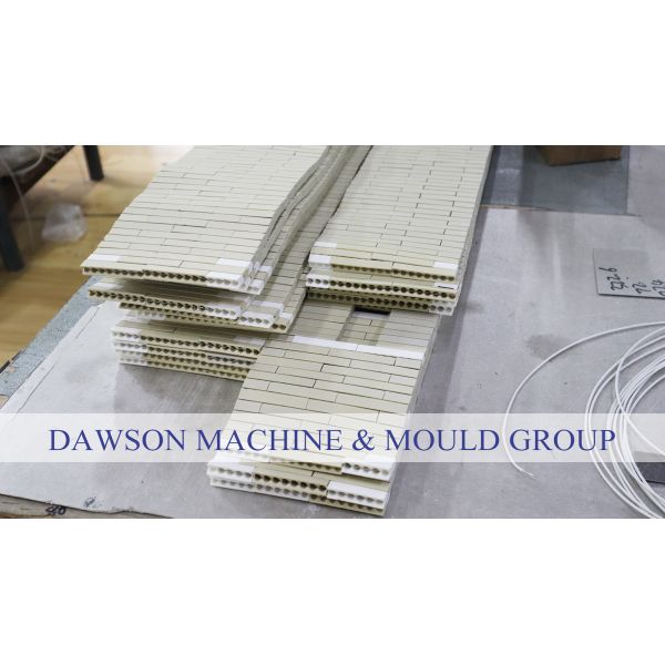 Accumulator Type Single Layer 50L Plastic Drum Making Extrusion Blow Molding Die Head