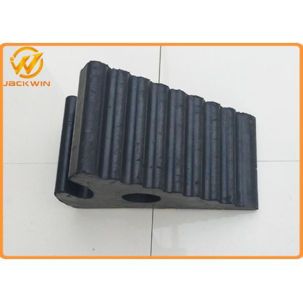 Anti Slip Truck Rubber Wheel Stopper with Reflective Mark Weather Resistant