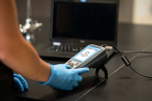 HQ4300 canales multi portátiles pH/conductividad/TDS/salinidad/HACEN/ORP/ISE del metro 3