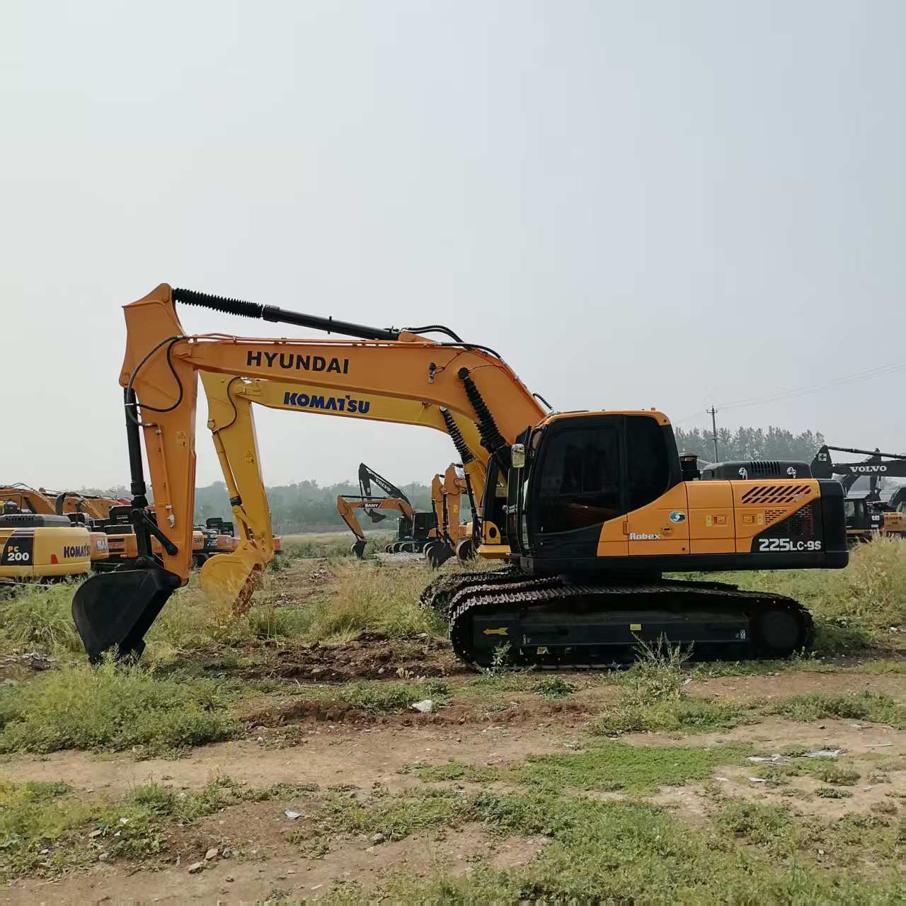 95% New Korea Hyundai 225LC-9S Top Used Excavator 2025 Brand Original Design with Stable Performance Competitive Price in China