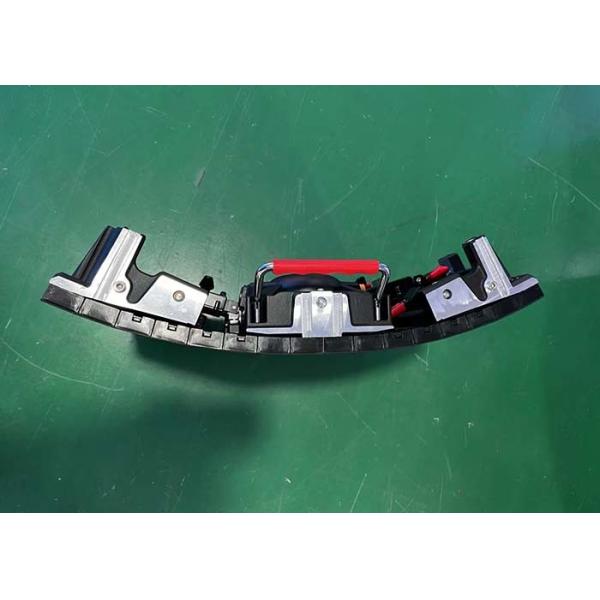 IP43 室内 P2.9 レンタル LED スクリーン, 7680 リフレッシュレート ステージイベント用の移動式および曲げた背景