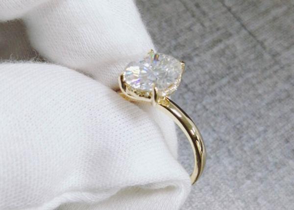 1.5ct Oval Cut Lab Grown Moissanite Ring 14K Gold Material 0.7×0.9cm size