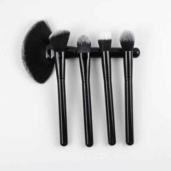 Luxury 5PCS Shiny Black Wooden Handle Private Label Foundation Fan Brush