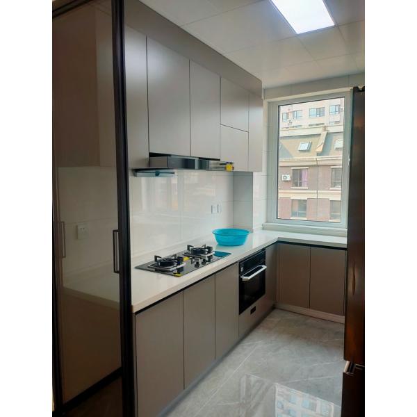 Diseño moderno Melamina con acabado de piedra de cuarzo Cascada de la isla