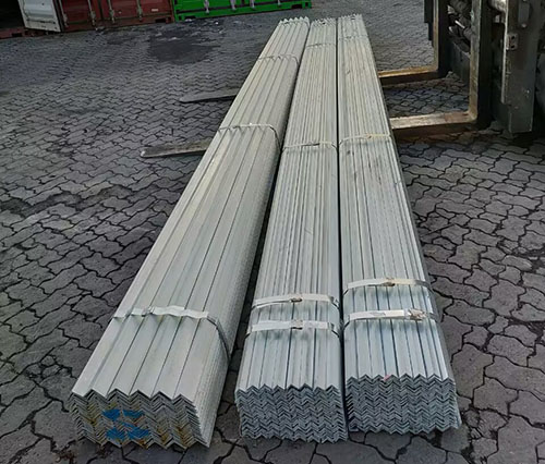 Горяче погруженные оцинкованные стальные углы и каналы цинковое покрытие 20-30uM