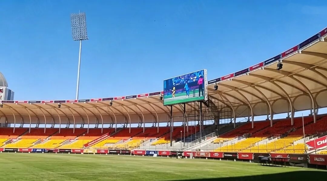 P6.25 Outdoor Stadium Perimeter LED Display 16 Bit Grayscale 7000nits High Brightness