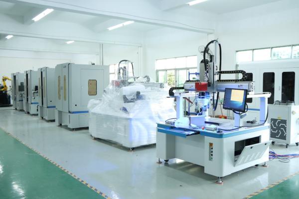 Automatisation de la machine de soudage laser à batterie au lithium personnalisable CNC