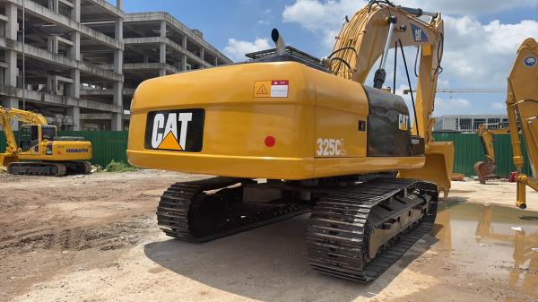 Used CAT 325CL Excavator 45K Lbs Operating Weight 1.3 Yd3 Bucket