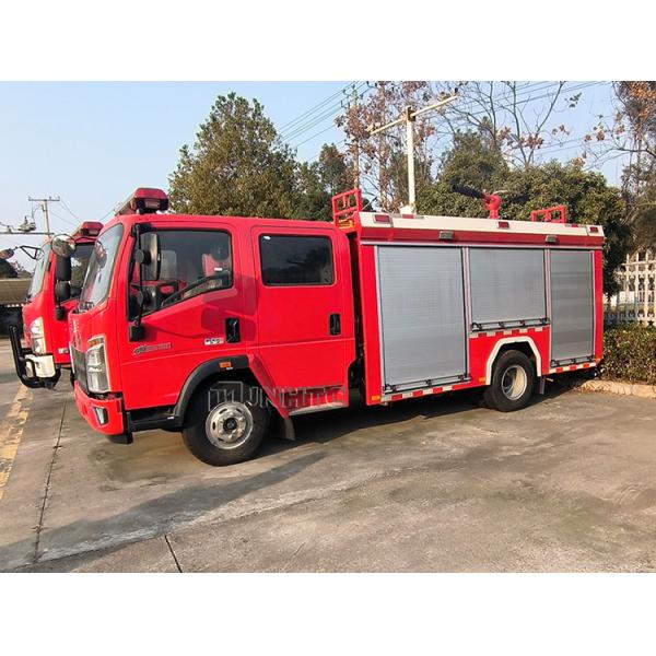 Новый SINOTRUCK Howo 4x2 легкий пожарный грузовик с насосом воды
