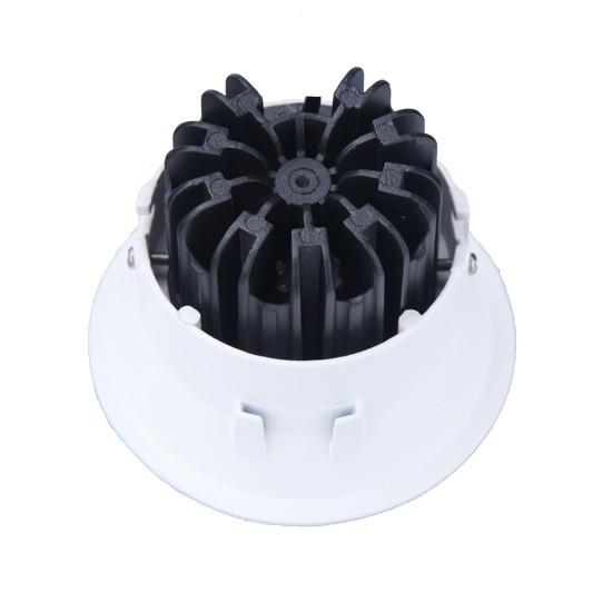 10W IP54 3 ans de garantie LED Down Light avec une forte dissipation de chaleur pour toilettes de chambre d'hôtel