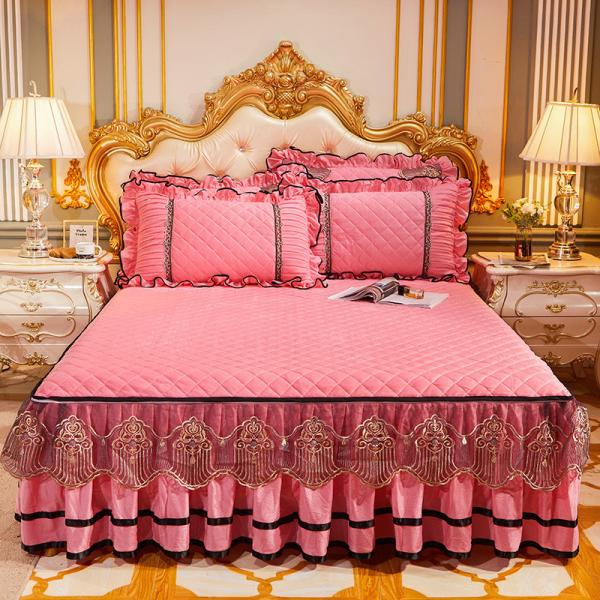 Luxury Embroidered Bedding Set 4 Piece Bedspread Slip Set with 133x72 Fabric Density