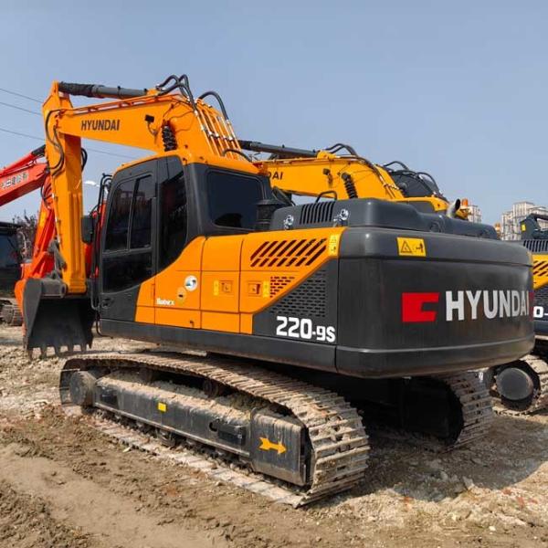 Used Hyundai Crawler Excavator R220-9s With  Bucket Capacity Of 1.0m³