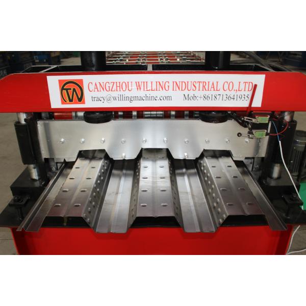 Petit pain à chaînes de transport formant la ligne machine de production de plancher de Decking de tôle d'acier en métal