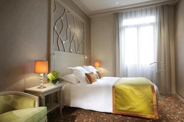 Ethiopia luxury hotel bedroom furniture of wood bed with dresser table and living room loveseat sofa set