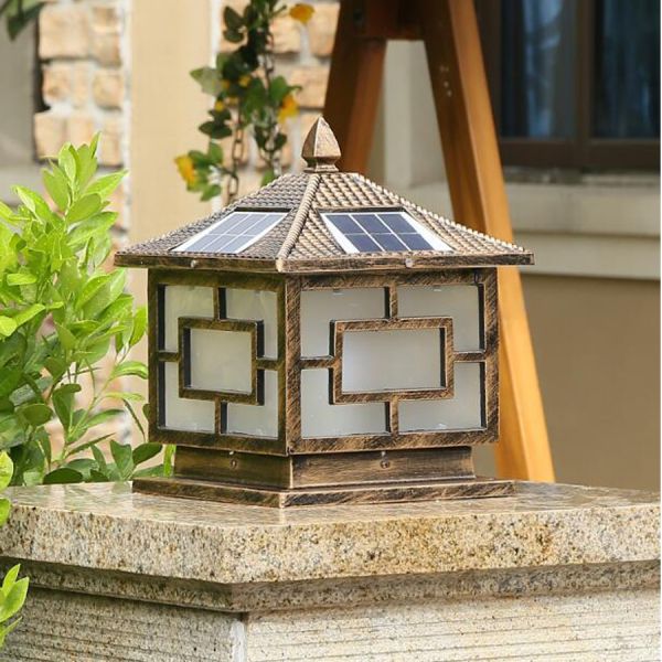 Classical Outdoor Solar Pillar Light Waterproof IP65 LED Garden Illumination