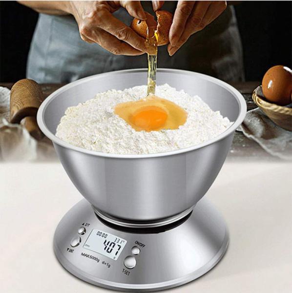 Balance de cuisine numérique en acier inoxydable avec bol métallique amovible : pratique, fonctionne sur piles, pour une mesure précise des ingrédients
