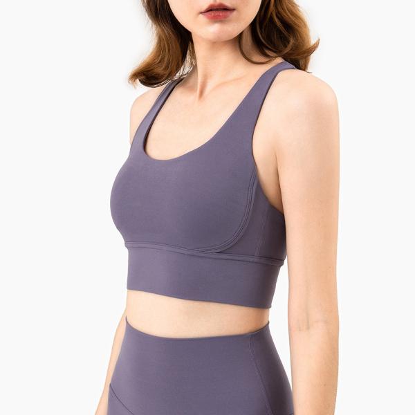 Design de linha de busto OEM/ODM Lindas alças cruzadas Costas Tridimensional Sense Yoga Tank Top Spring Activewear Yoga Vest
