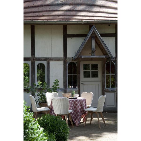 All Weather Luxury Rattan Outdoor Furniture Teak Outdoor Dining Set for Outdoor Leisure