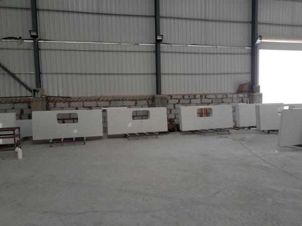 Man Made Quartz Bathroom Tops , Artificial Engineered Quartz Countertops