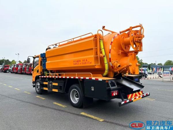 Shacman High Pressure Fecal Truck , Vacuum Sewer Suction Truck