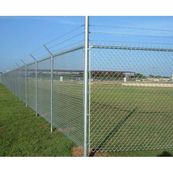 Material Galvanized Iron Wire Or PVC Coated Iron Wire PVC Sprayed Electric Galvanized Chain Link  Fence