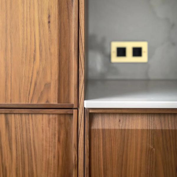 Frame-line Door Panel Kitchen Cabinet Design Cherry Wood Veneer Kitchen Cabinet For Ghana Villa Project