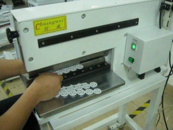 Pneumatic PCB Separator Pre Scoring Depanelizer V Groove PCB Depaneling CE ISO