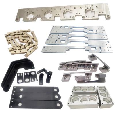 Pièces d'usinage CNC en aluminium sur mesure avec traitement et débrayage CNC des métaux