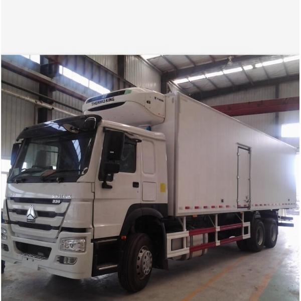 light weight HOWO t5g 8x4 man engine 340 hp 34 ton meat fish reefer truck