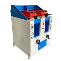 Machine de fixation de semelles de chaussures pour le pressage de semelles de chaussures