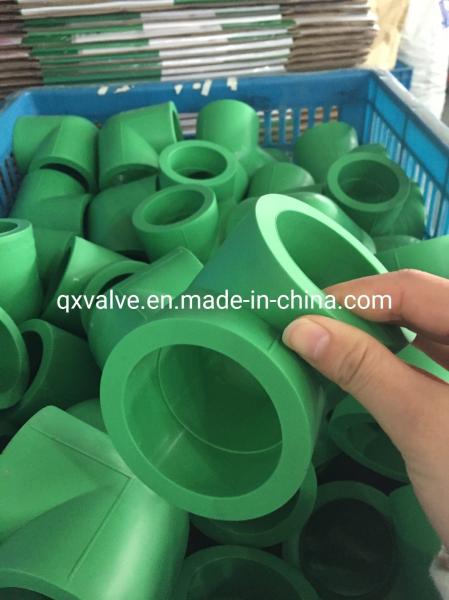 Ângulo de 90 graus Tubo PPR colorido e adaptação para água fria e quente Material durável