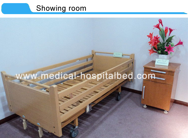 175kgs Electric Home Care Bed Five Functions Four 125mm Castors