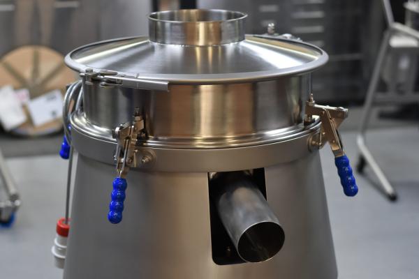 Máquina de cribado por vibración de acero inoxidable dos en uno para inspección en seco y húmedo