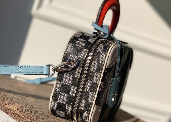 Single Strap Square Leather 20cm Womens Travel Handbag For Ladies