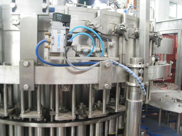 PET Plastic Bottled Carbonated Drinks Filling Machine , Carbonated Drink Production Line