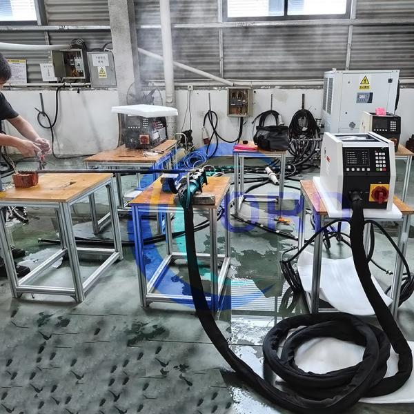 Appareils de chauffage à boulons et écrous portables dans la fabrication industrielle