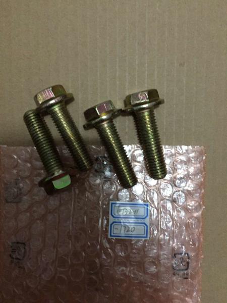 part No. : 6732-11-1720 bolt   6744-41-3020 bolt  use for pc300-8 engine 6d114