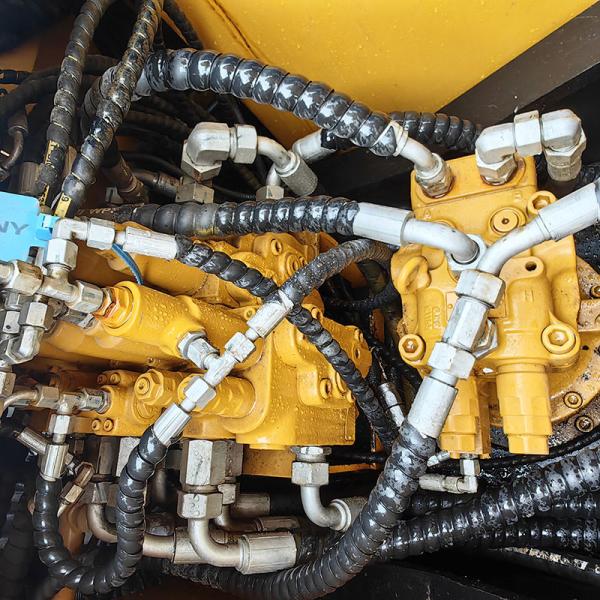 SANY SY135 Used Small Excavator 73kw Rated Power 0.6m3 Bucket Capacity 240L Large Fuel Tank