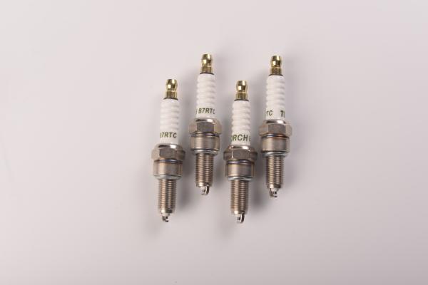 B7RTC High Performance Motorcycle Parts Spark Plug for Honda Kawasaki Yamaha