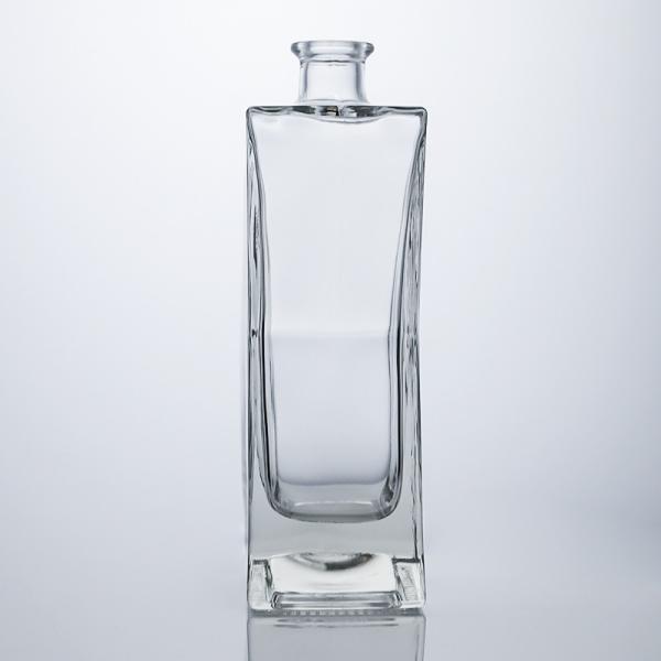 Customized Logo Glass Liquor Bottle Glass Material Cork Stopper Whisky Gin Rum Vodka
