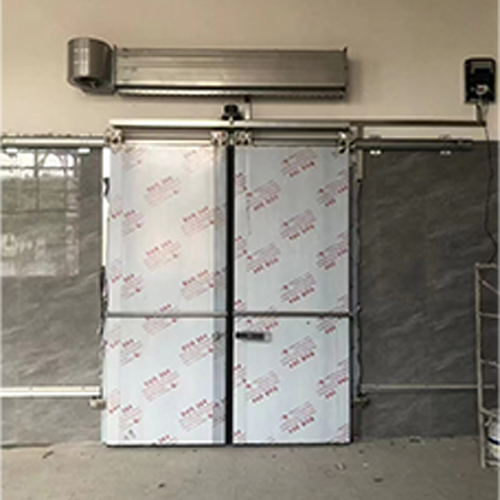 Electric Sliding Cold Storage Door 150mm 200mm For Food Processing Facilities