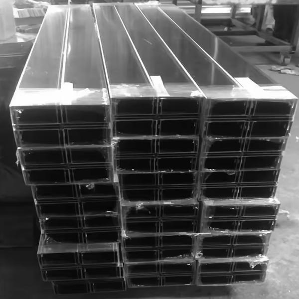 Corrosion Resistance Hot Dip Galvanized Cable Tray with Ventilation Groove and Covers