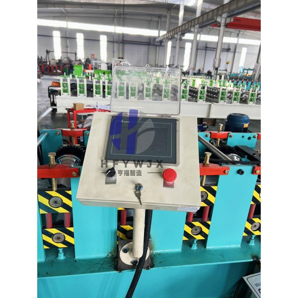 Hydraulic Pressure DownSpout Making Machine with PLC Control and 16 Forming Stations for Roof and Wall