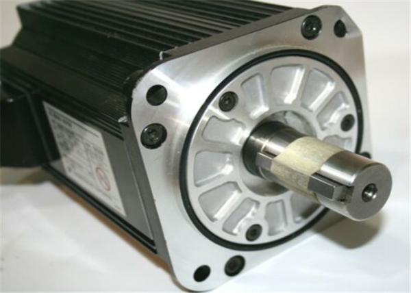 Garantie industrielle de bit du moteur servo 4kW SGMSH-40ACA61 3000 t/mn 17 de Yaskawa 12 mois
