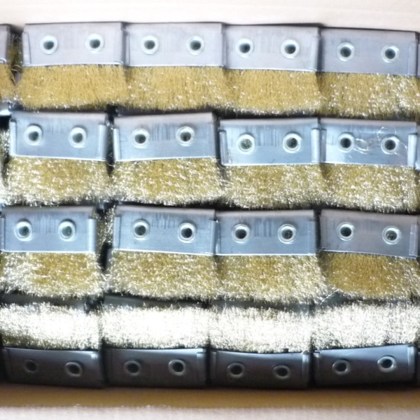 Dustproof Metal Channel Strip Brushes / Industrial Brush Strip Brass Wire Aluminium Holder