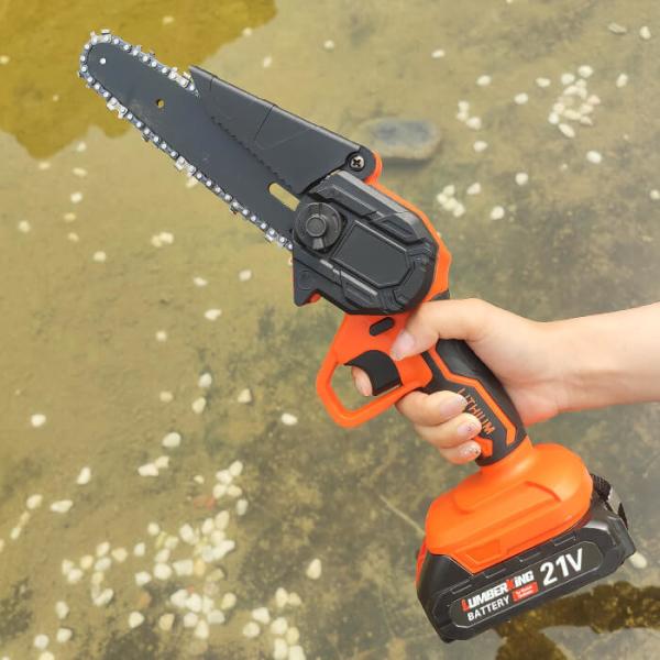 Mini Lithium Electric Chainsaw tenu dans la main portatif tronçonneuses