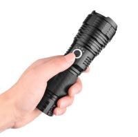Une lampe de poche à LED très puissante avec 1500 lumens