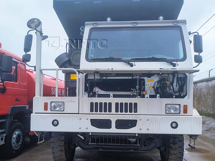Новый горнодобывающий грузовик Howo 10 колес 50 тонн с праворучным приводом грузовик